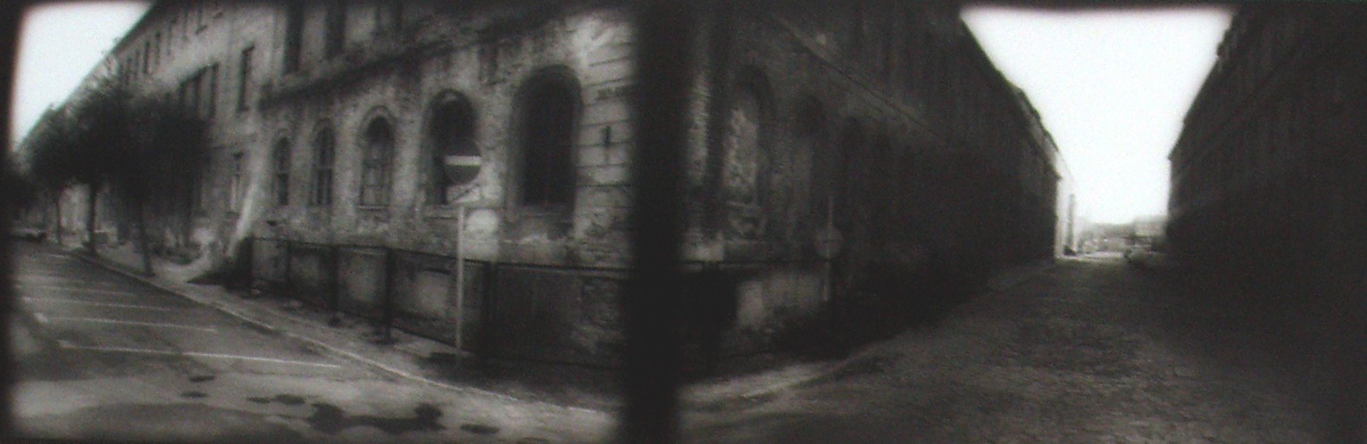 Frank Thiel — Potsdam, Otto-Nuschke-Straße (aus der Serie von 10)